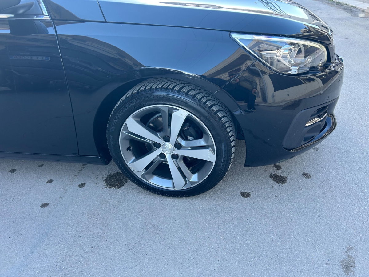 Peugeot 308 SW BlueHDi 120 S&S EAT6 Allure (6)