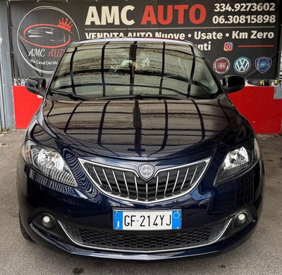 Lancia Ypsilon 1.0 FireFly 5 porte S&S Hybrid Ecochic Silver usata