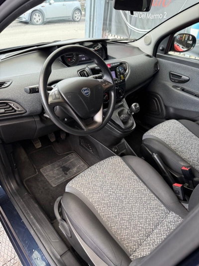 Lancia Ypsilon 1.0 FireFly 5 porte S&S Hybrid Ecochic Silver (13)