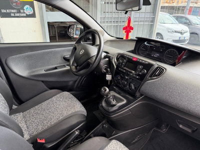 Lancia Ypsilon 1.0 FireFly 5 porte S&S Hybrid Ecochic Silver (15)
