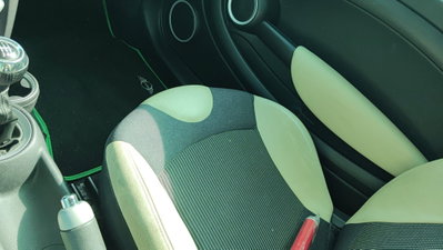 MINI Mini 1.6 16V Cooper (2)