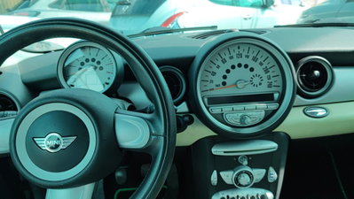 MINI Mini 1.6 16V Cooper (7)