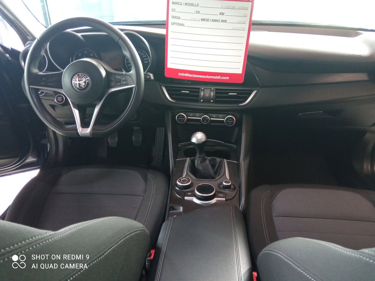 Alfa Romeo Giulia 2.2 Turbodiesel 150 CV Tech Edition (10)