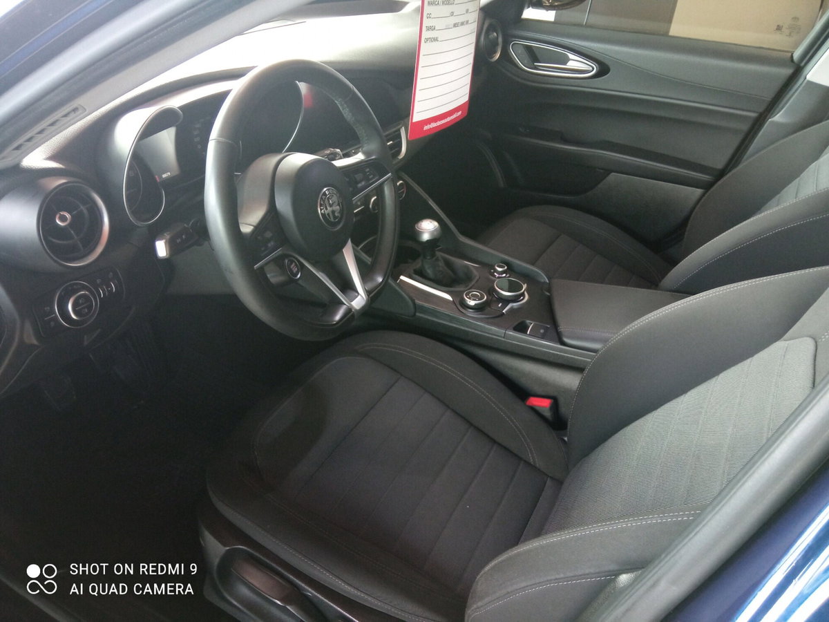 Alfa Romeo Giulia 2.2 Turbodiesel 150 CV Tech Edition (11)