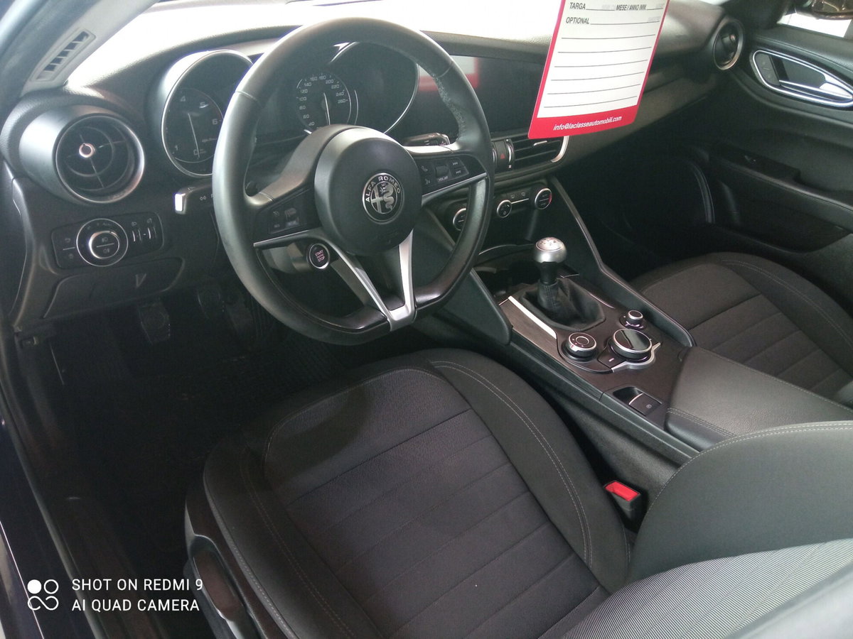 Alfa Romeo Giulia 2.2 Turbodiesel 150 CV Tech Edition (13)