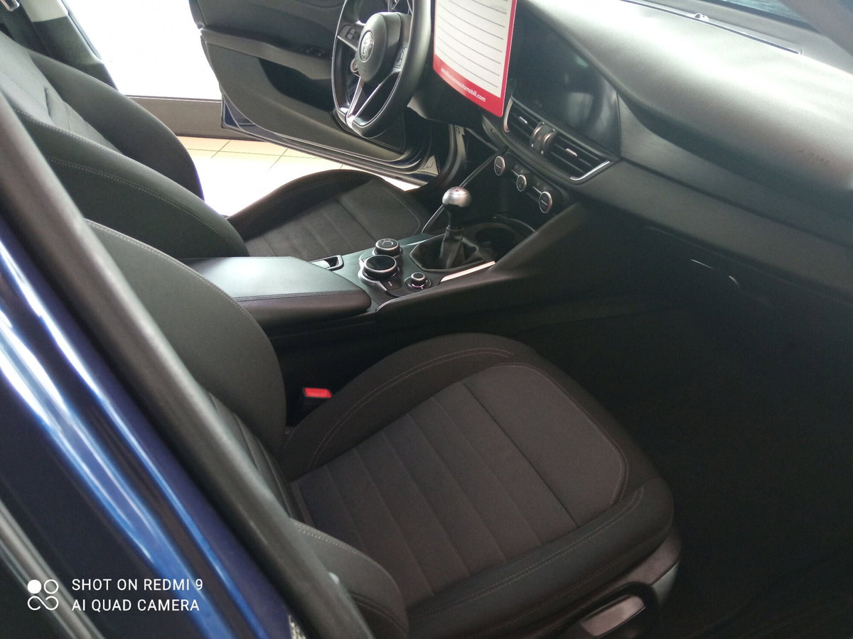 Alfa Romeo Giulia 2.2 Turbodiesel 150 CV Tech Edition (14)