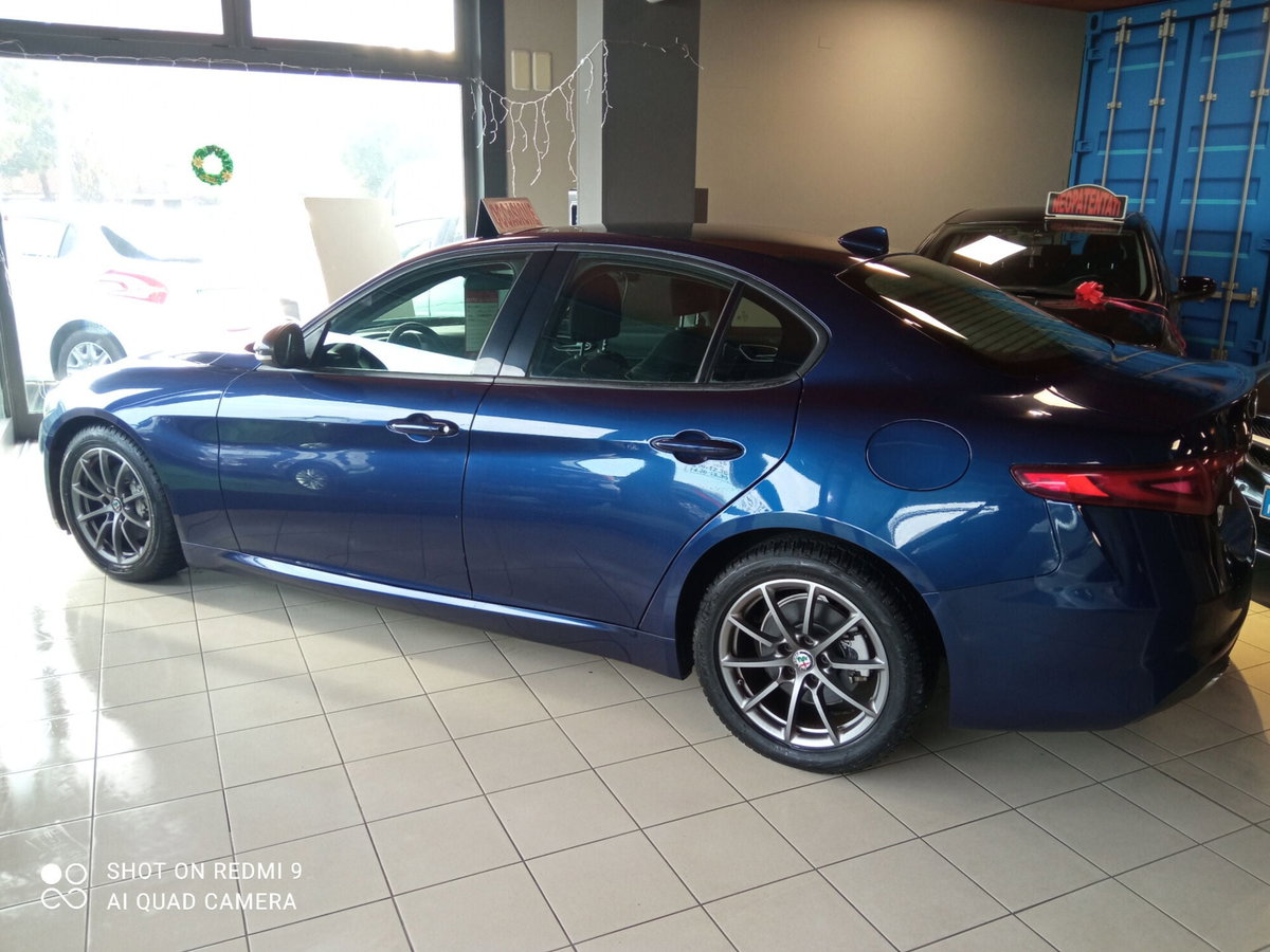 Alfa Romeo Giulia 2.2 Turbodiesel 150 CV Tech Edition (9)