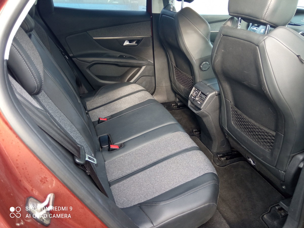 Peugeot 3008 PureTech Turbo 130 S&S EAT8 Allure (14)