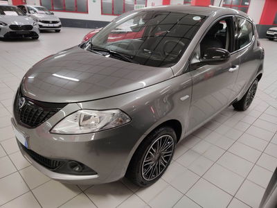 Lancia Ypsilon 1.0 FireFly 5 porte S&S Hybrid Gold Plus usata