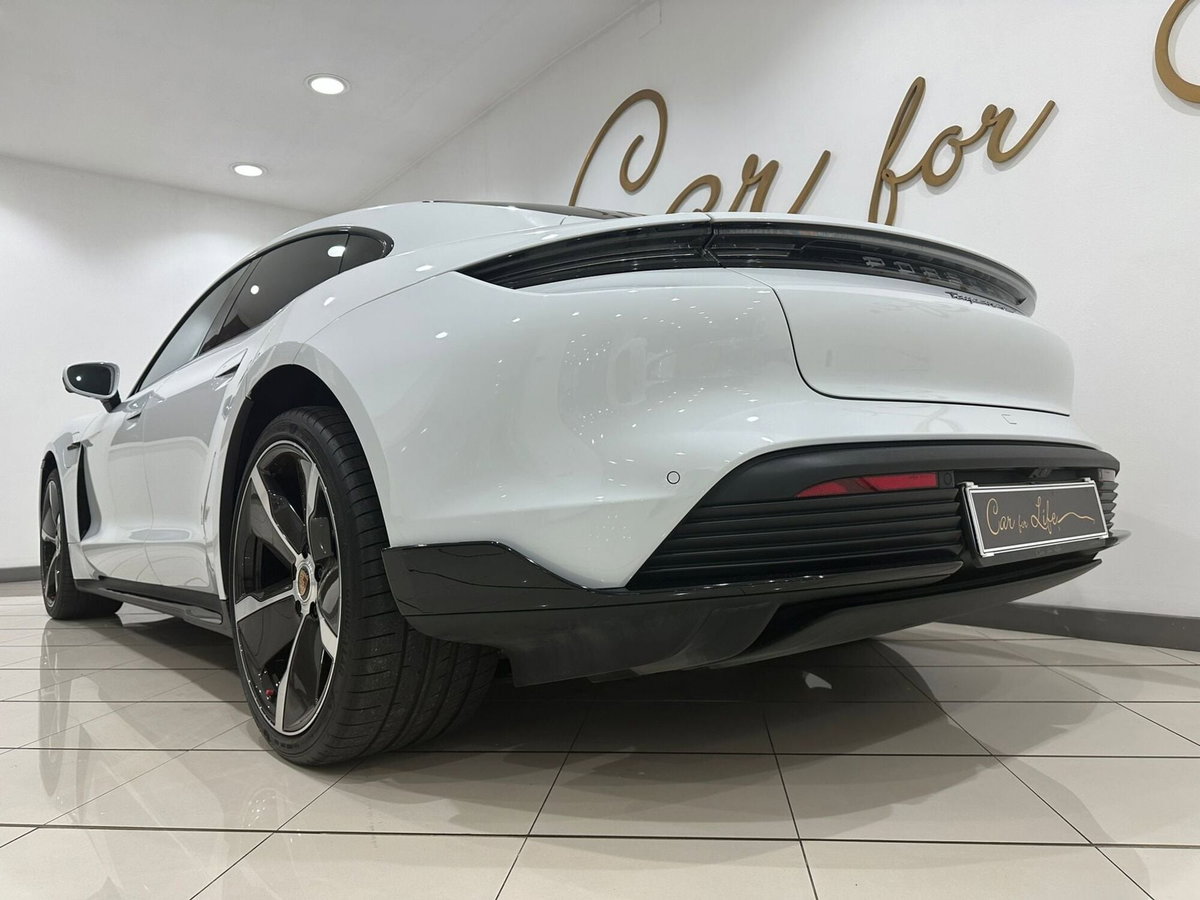 Porsche Taycan 4S Performance (10)