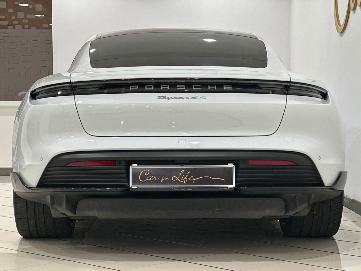 Porsche Taycan 4S Performance (15)