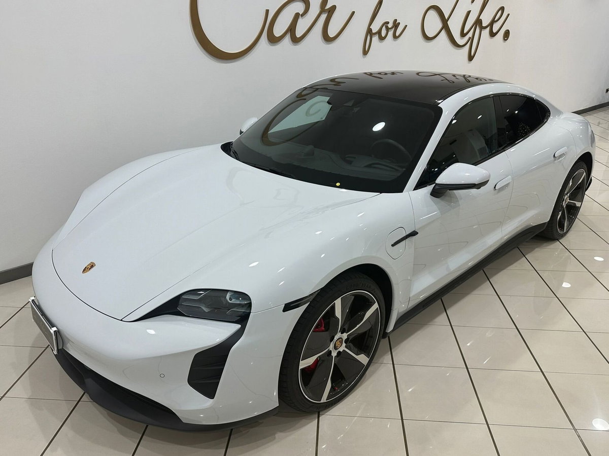 Porsche Taycan 4S Performance (3)