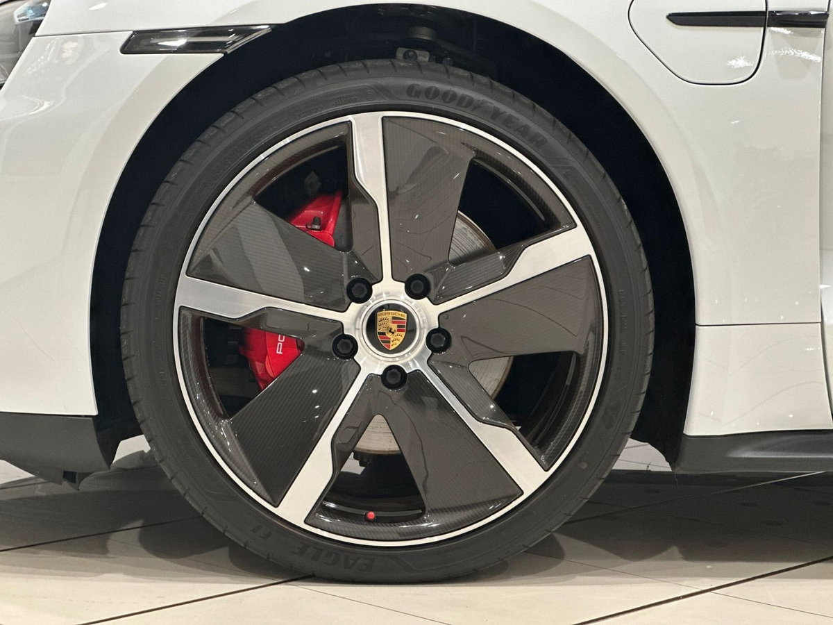 Porsche Taycan 4S Performance (4)
