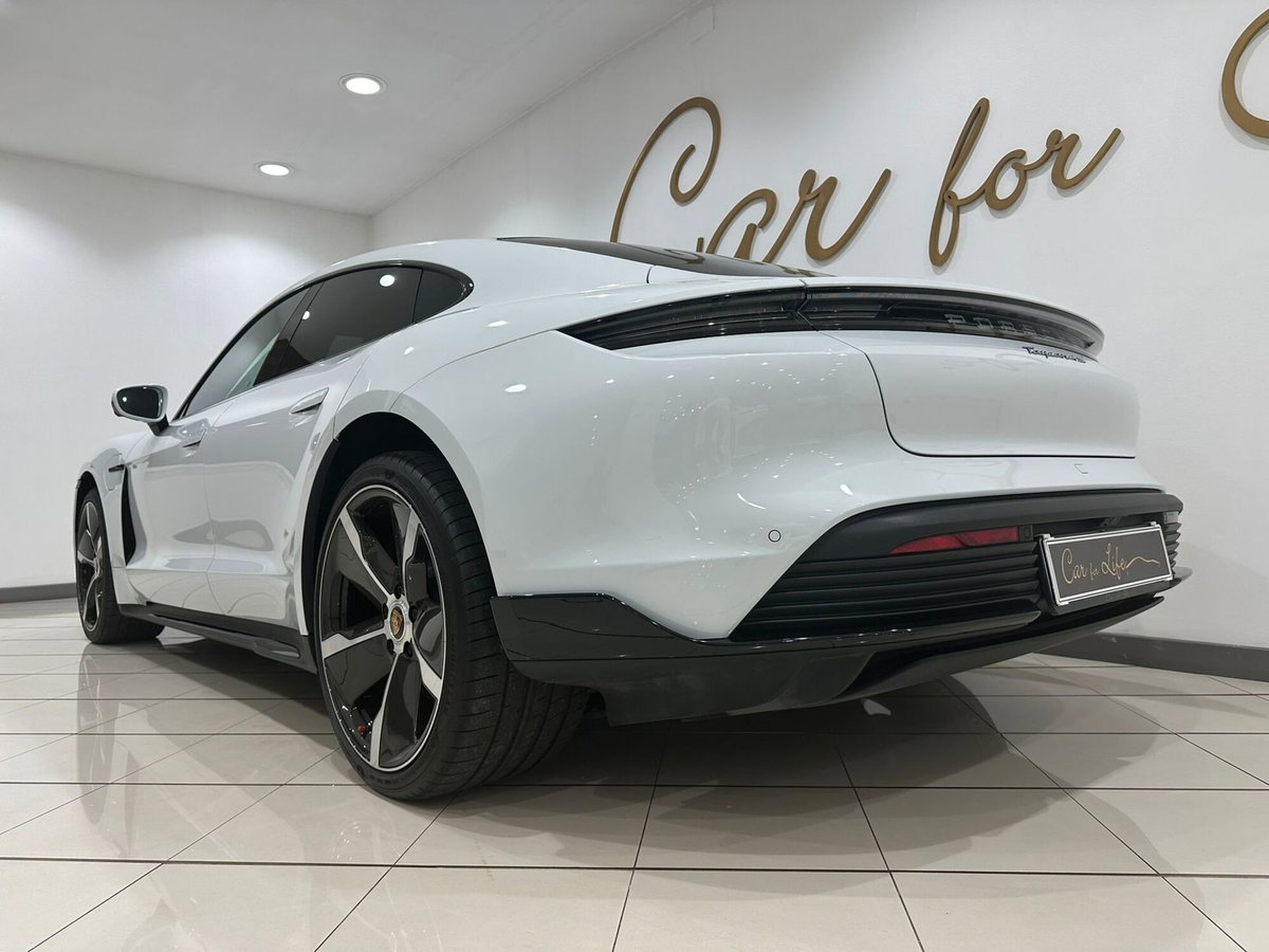 Porsche Taycan 4S Performance (9)