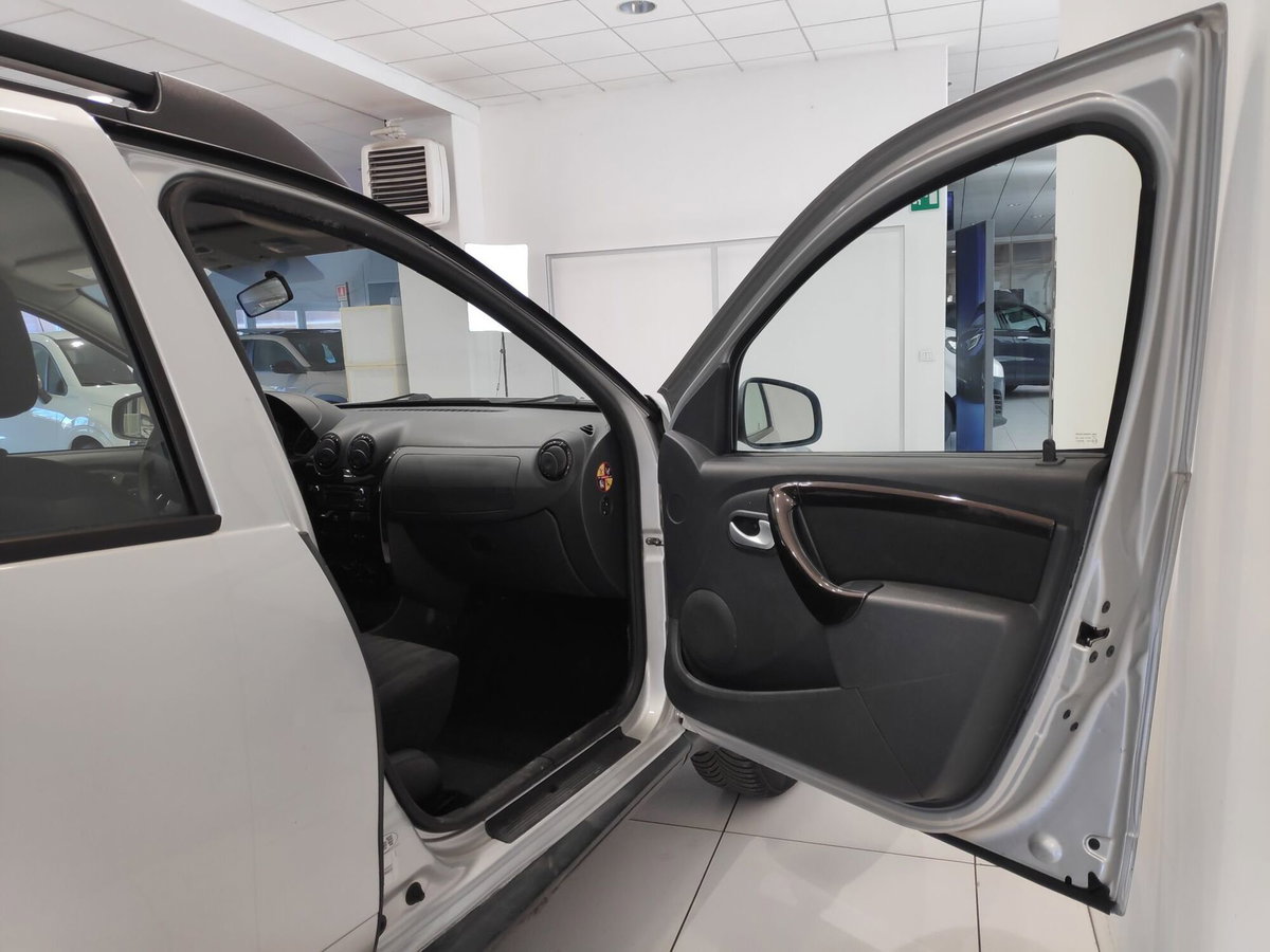 Dacia Duster 1.5 dCi 110CV 4x4 Ambiance (20)