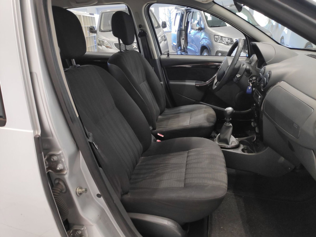 Dacia Duster 1.5 dCi 110CV 4x4 Ambiance (5)
