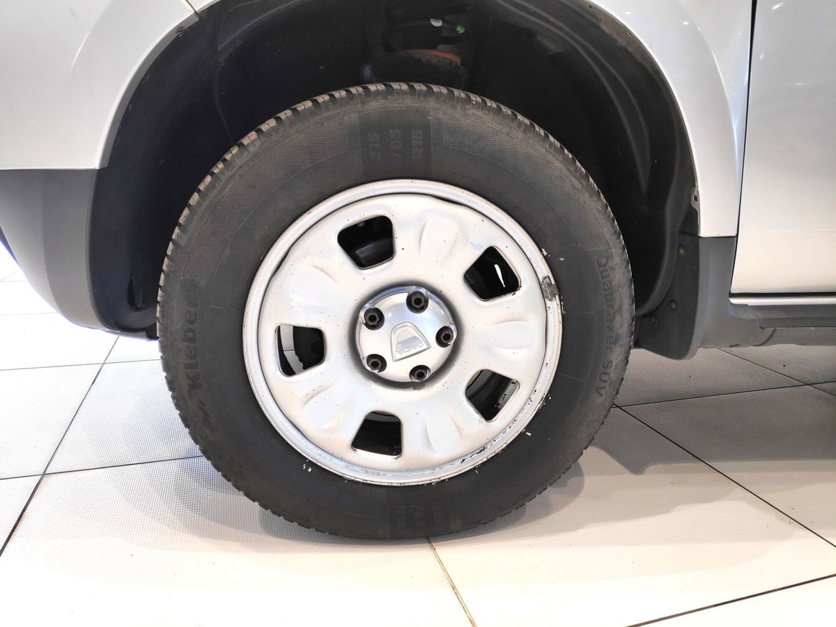 Dacia Duster 1.5 dCi 110CV 4x4 Ambiance (8)