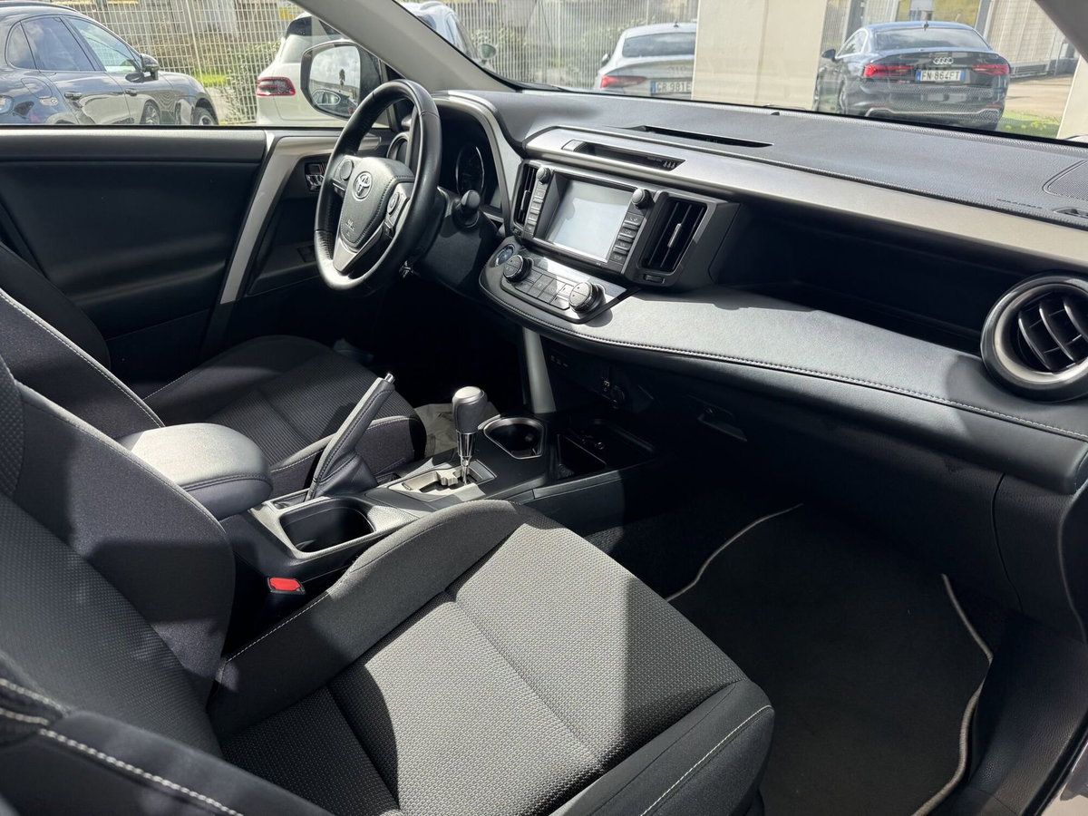 Toyota Rav4 Hybrid 2WD Active (12)