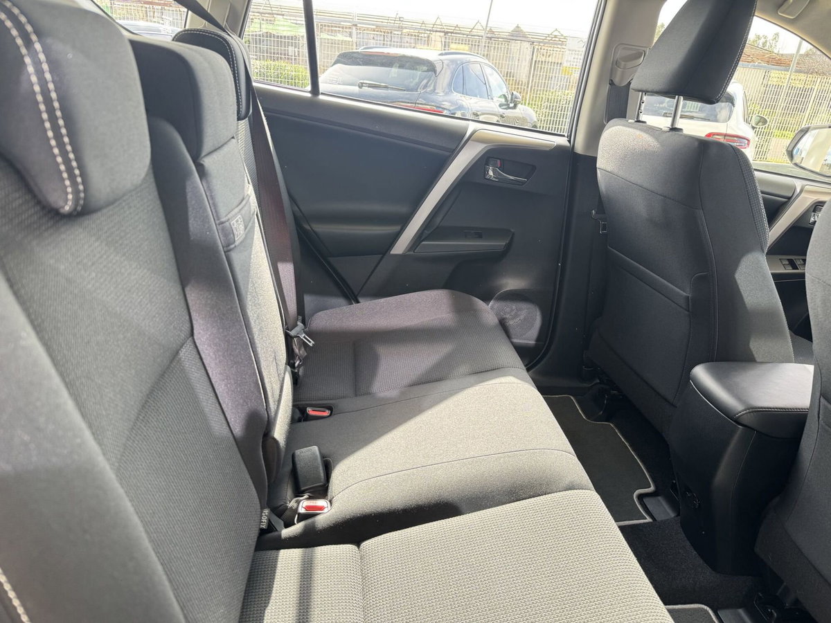 Toyota Rav4 Hybrid 2WD Active (15)