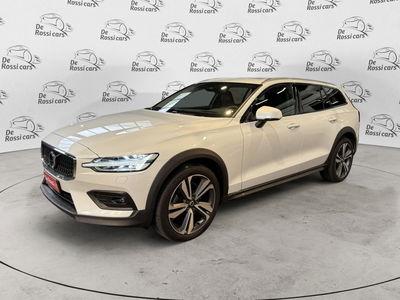 Volvo V60 Cross Country 2.0 b4 Ultimate awd auto usata