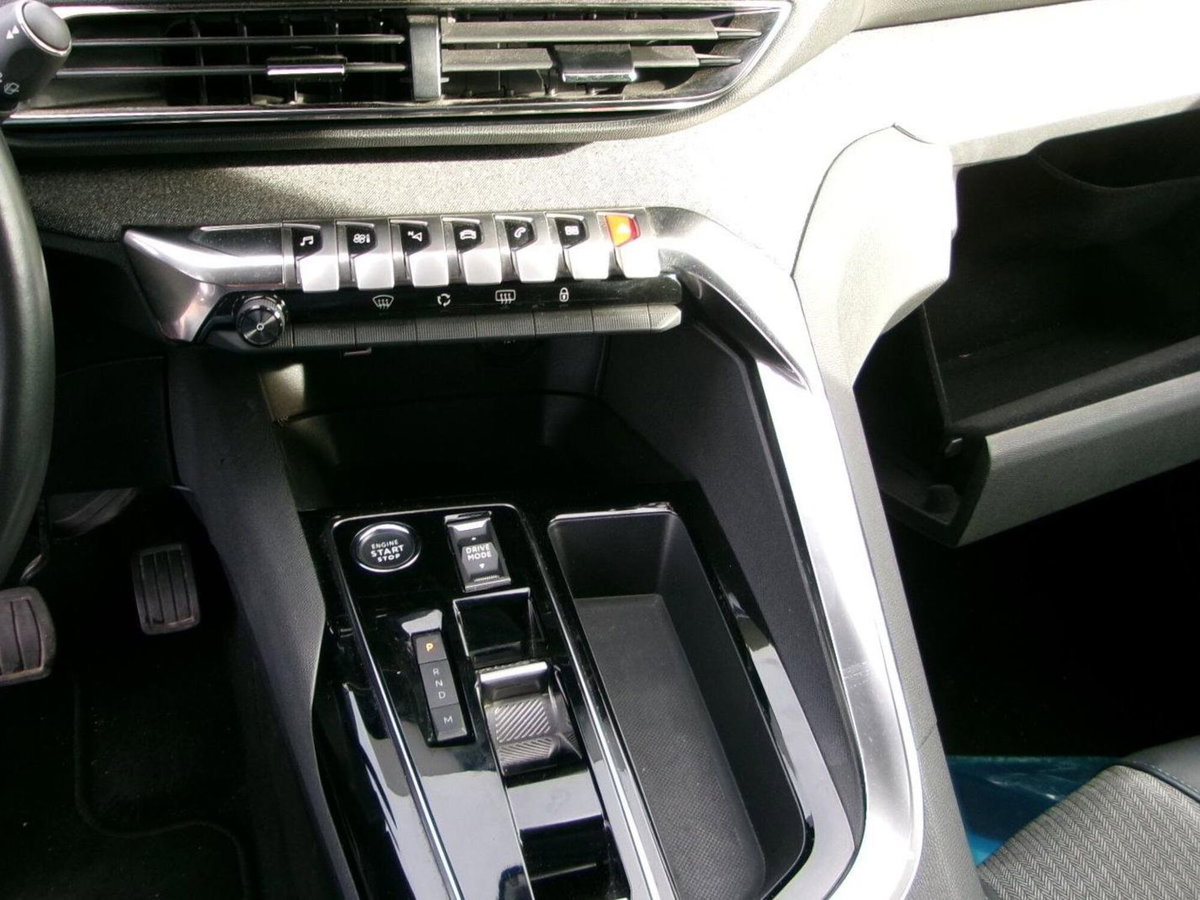 Peugeot 3008 BlueHDi 130 S&S Allure (7)