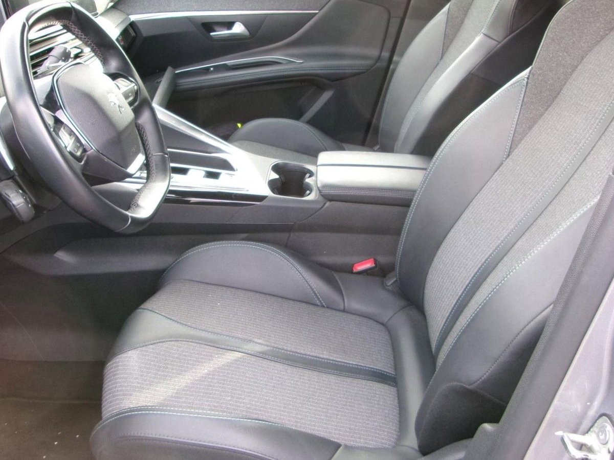 Peugeot 3008 BlueHDi 130 S&S Allure (8)