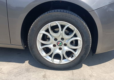 Alfa Romeo Giulietta 1.4 Turbo Distinctive Gpl 120cv E6 (10)