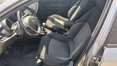 Alfa Romeo Giulietta 1.4 Turbo Distinctive Gpl 120cv E6 (16)