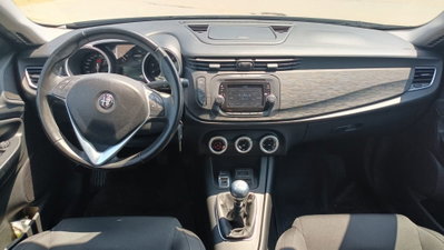 Alfa Romeo Giulietta 1.4 Turbo Distinctive Gpl 120cv E6 (17)