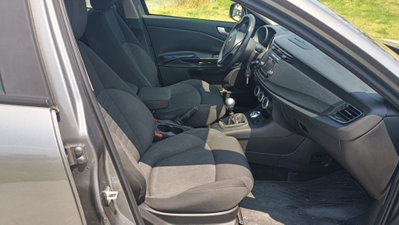 Alfa Romeo Giulietta 1.4 Turbo Distinctive Gpl 120cv E6 (19)