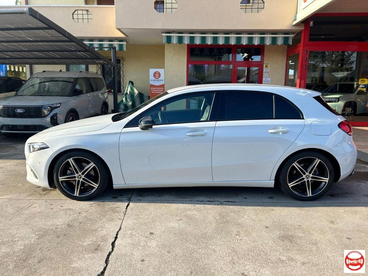 Mercedes-Benz Classe A 180 d Sport (2)