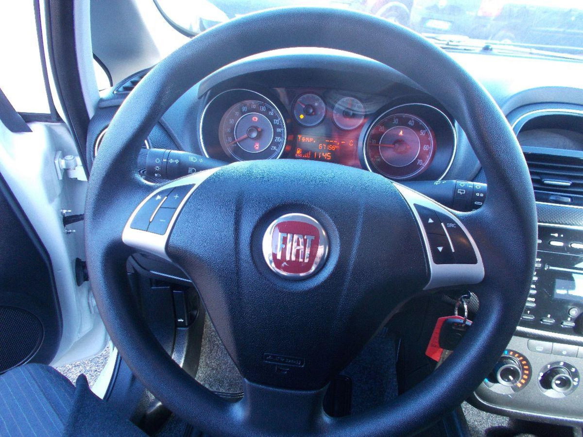 Fiat Punto 1.4 8V 5 porte Natural Power Street (10)