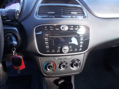Fiat Punto 1.4 8V 5 porte Natural Power Street (12)