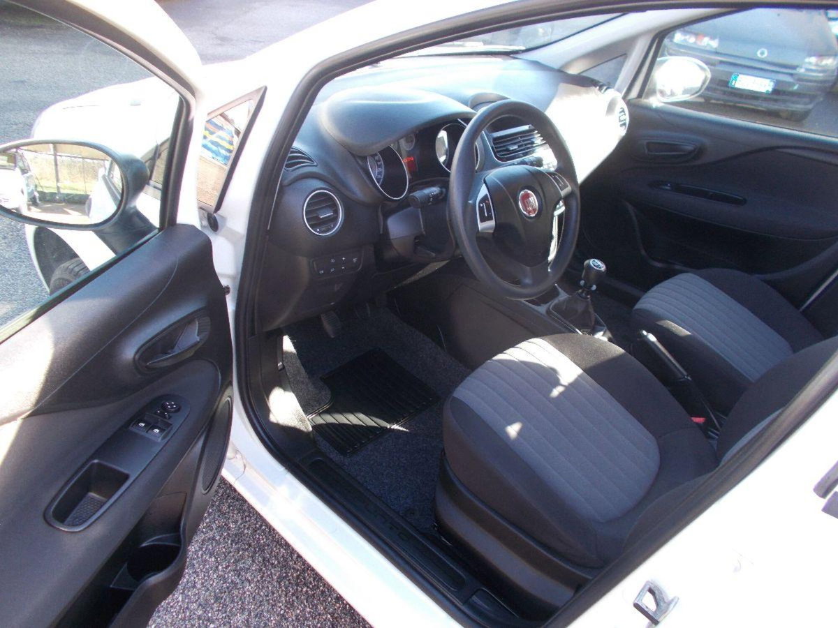 Fiat Punto 1.4 8V 5 porte Natural Power Street (8)