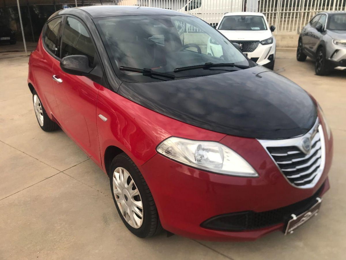 Lancia Ypsilon 1.2 69 CV 5 porte Platinum