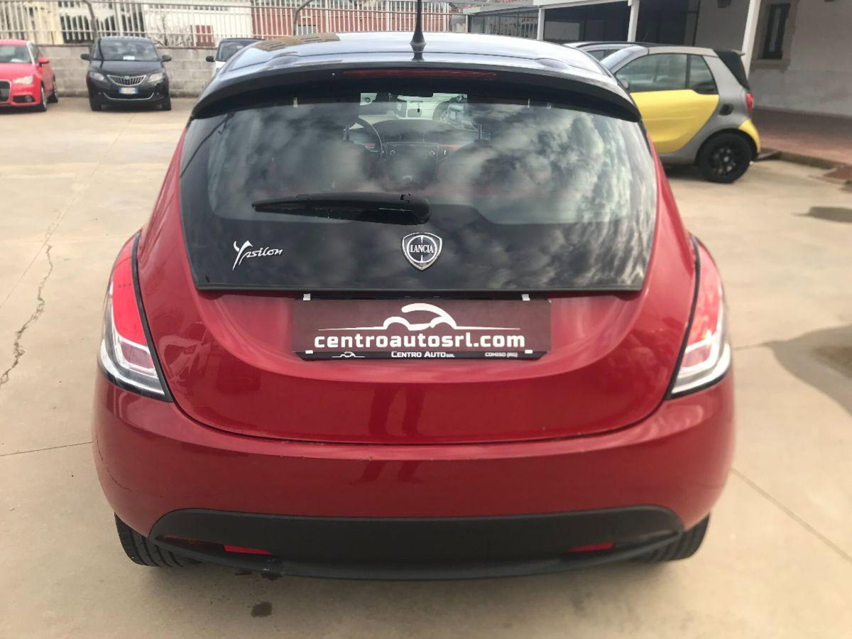 Lancia Ypsilon 1.2 69 CV 5 porte Platinum (10)