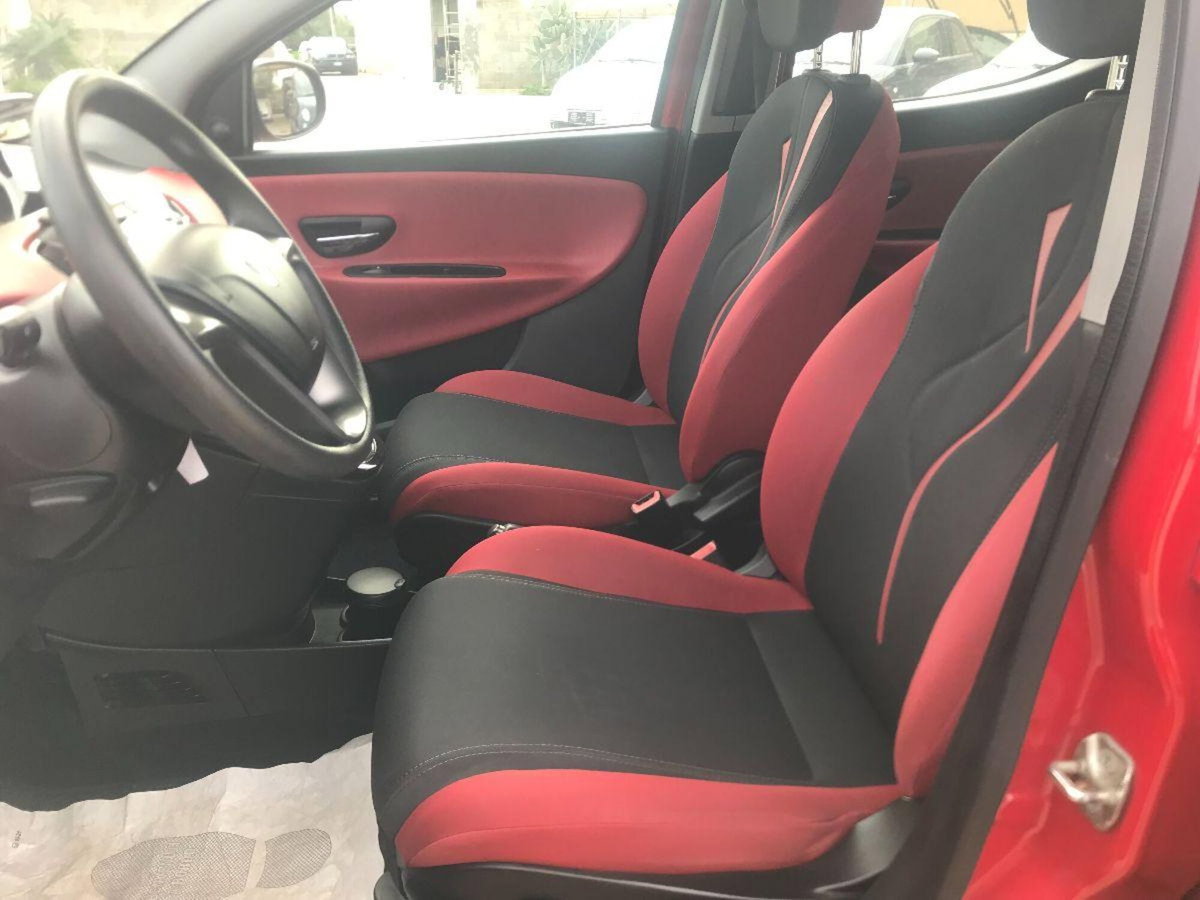 Lancia Ypsilon 1.2 69 CV 5 porte Platinum (12)