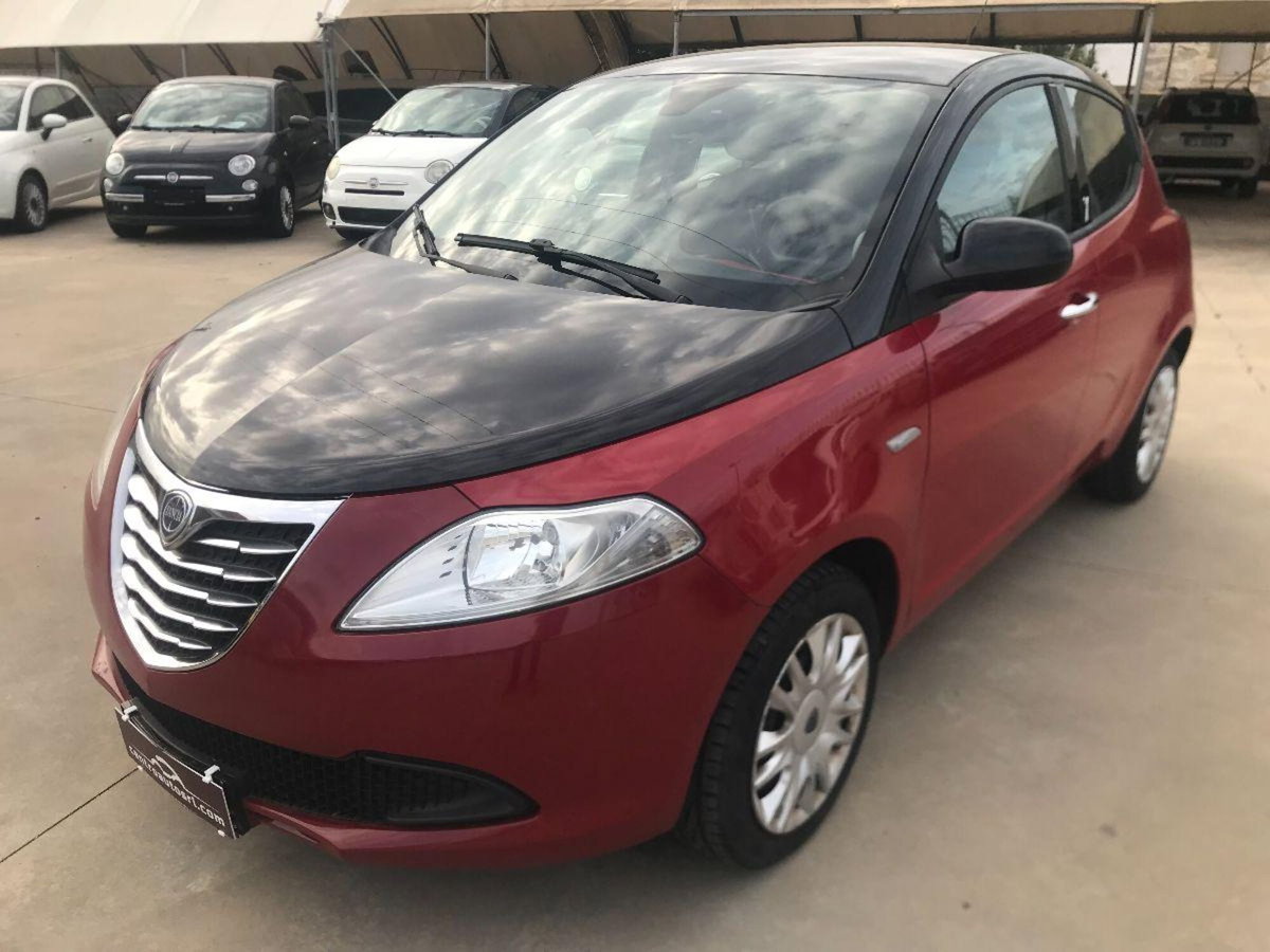Lancia Ypsilon 1.2 69 CV 5 porte Platinum (3)