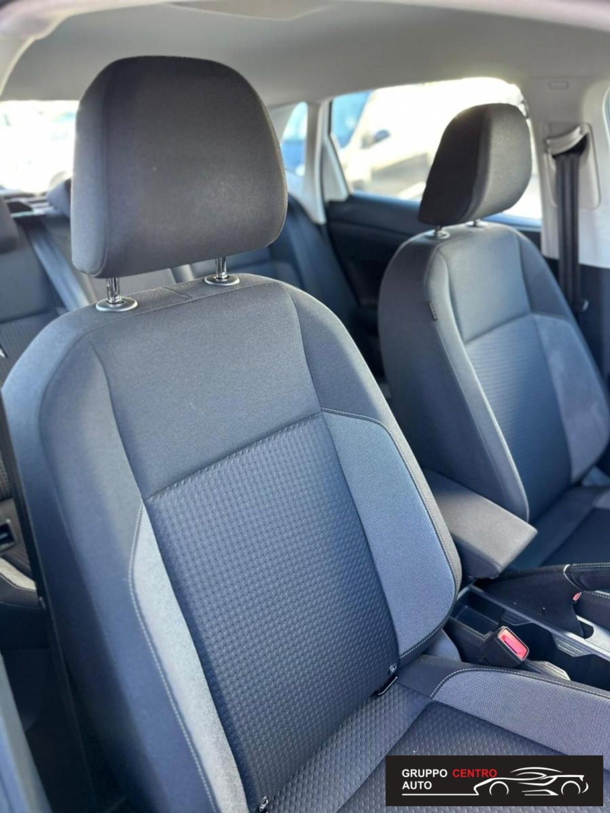 Volkswagen Polo 1.0 tsi Life 95cv (14)