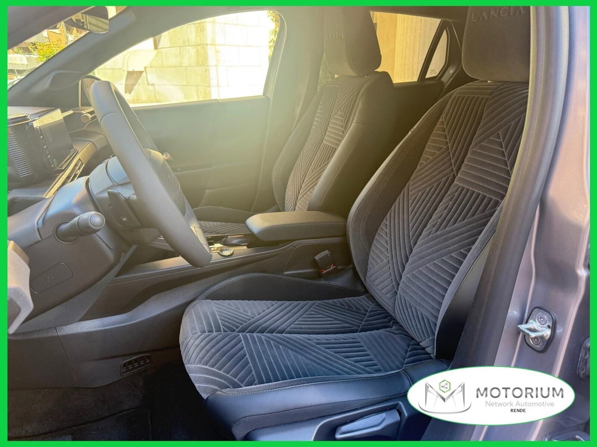 Lancia Ypsilon 1.2 mhev Edizione Limitata Cassina e-dct (15)