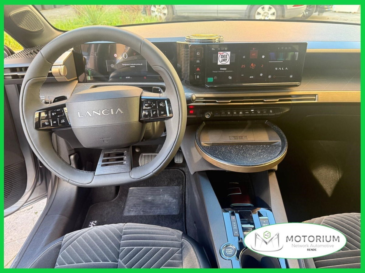 Lancia Ypsilon 1.2 mhev Edizione Limitata Cassina e-dct (6)