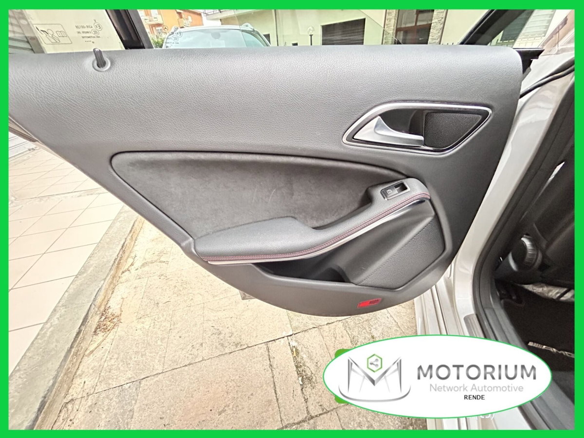 Mercedes-Benz CLA 200 d 4Matic Automatic Premium (18)