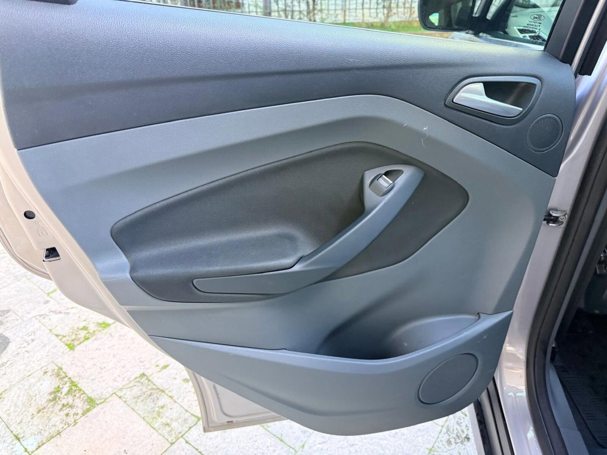 Ford C-Max 1.6 TDCi 115CV Titanium (19)