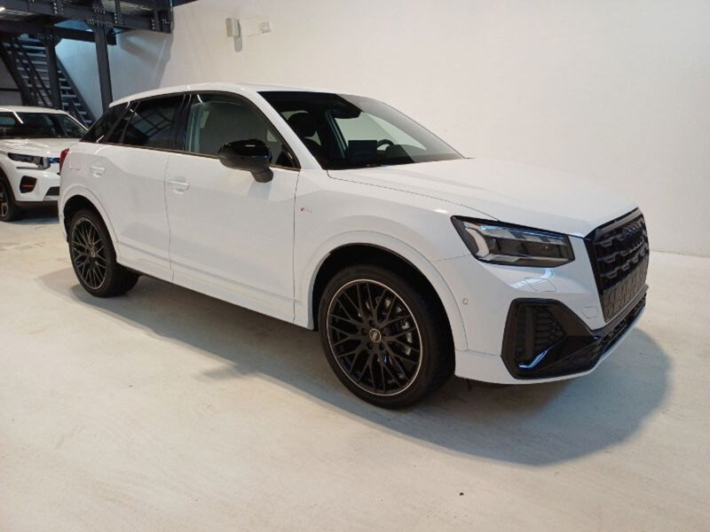 Audi Q2 30 2.0 tdi Identity Black