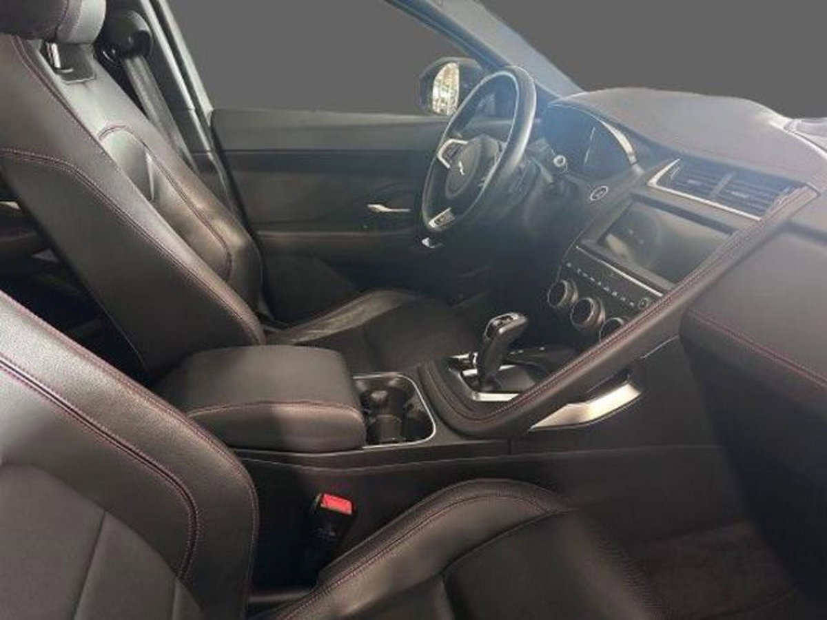 Jaguar E-Pace 2.0D 150 CV AWD aut. Chequered Flag (4)
