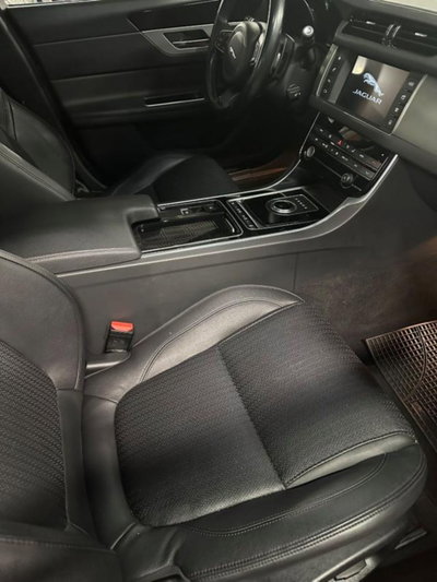 Jaguar XF 2.0 D 180 CV aut. Prestige (2)