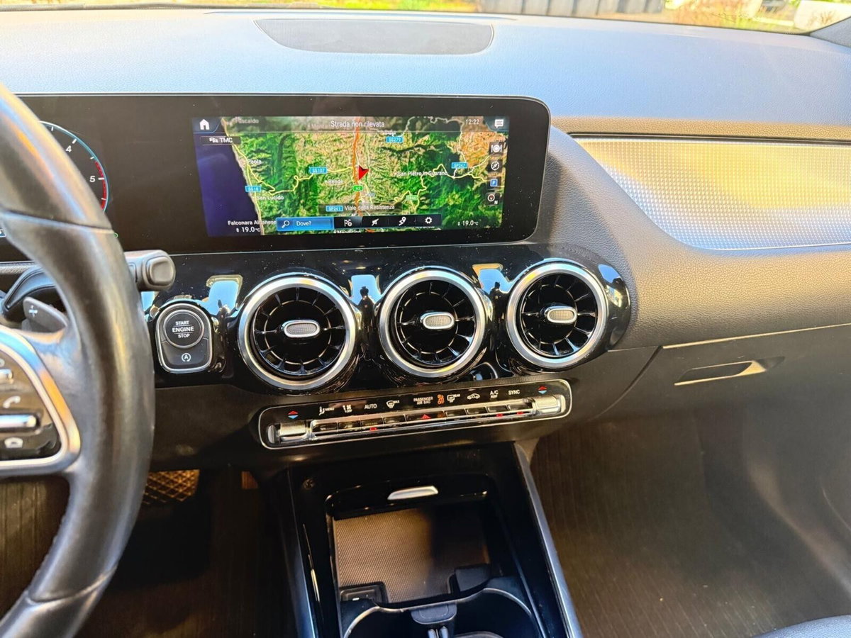 Mercedes-Benz GLA SUV 200 d Automatic Sport (13)