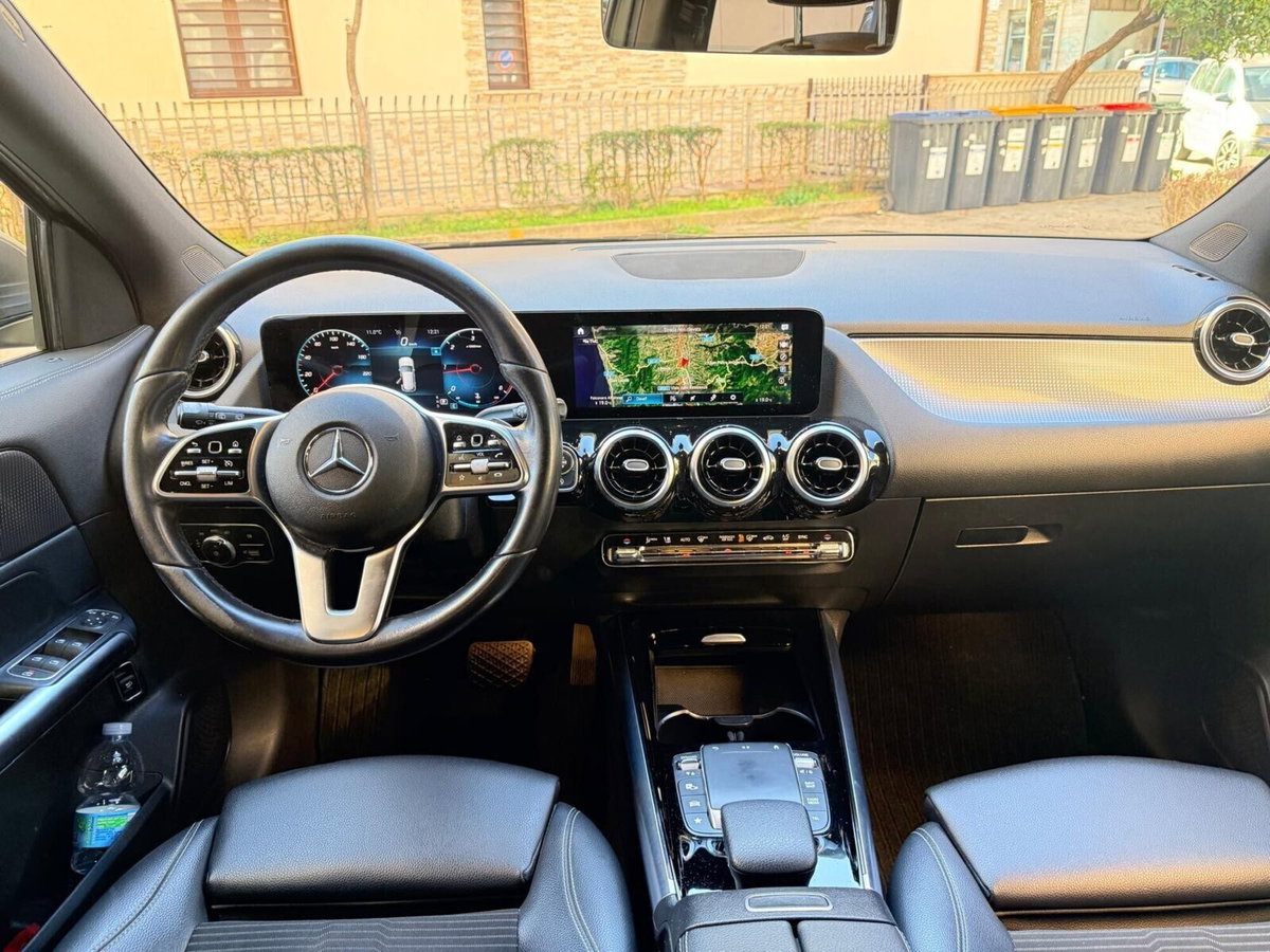 Mercedes-Benz GLA SUV 200 d Automatic Sport (8)