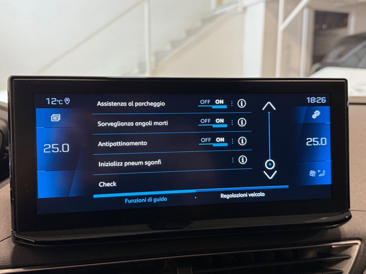 Peugeot 3008 BlueHDi 130 S&S EAT8 Allure Pack (17)