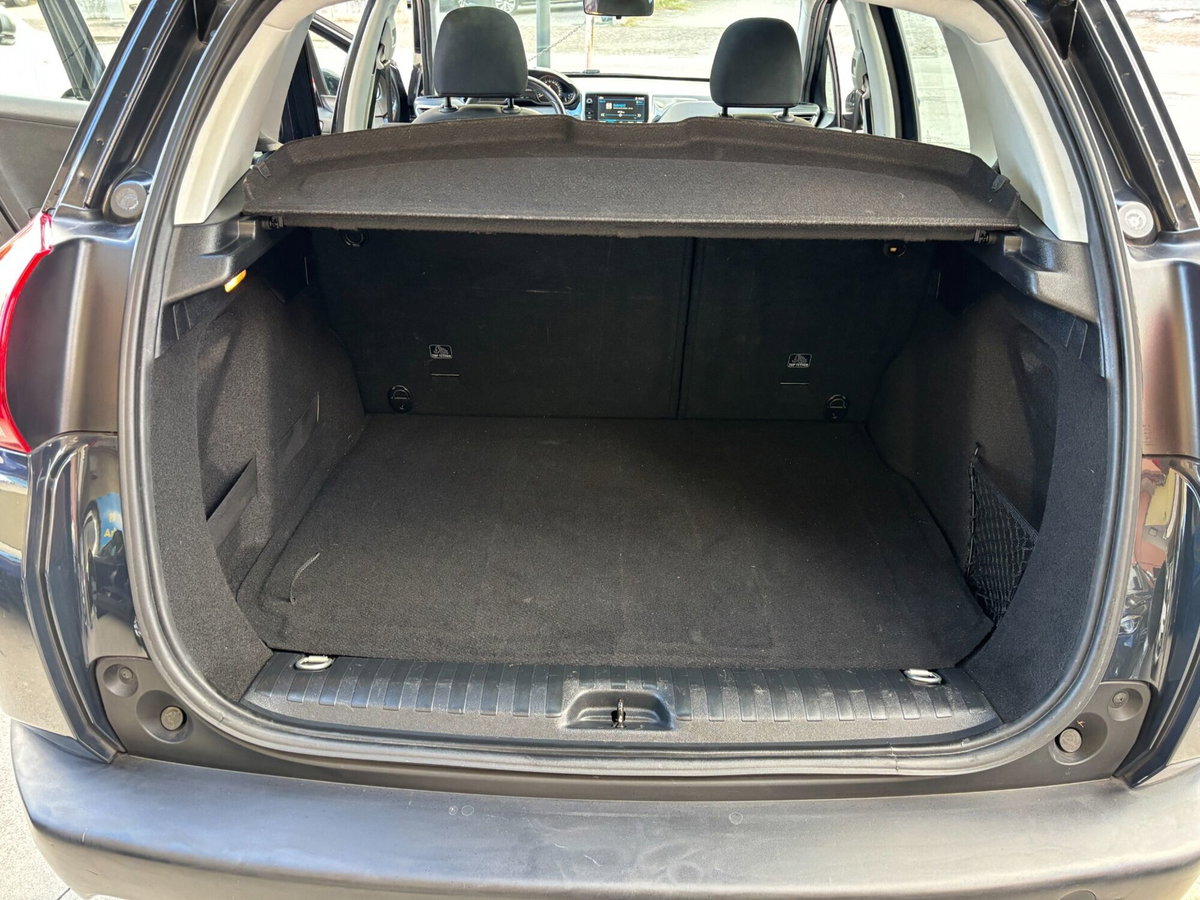 Peugeot 2008 BlueHDi 100 S&S Allure (14)